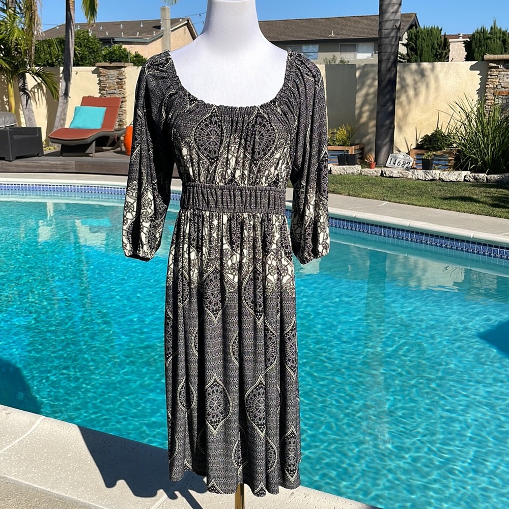 Gorgeous Maggy London, epic mid-sleeve, peasant dress, size 2